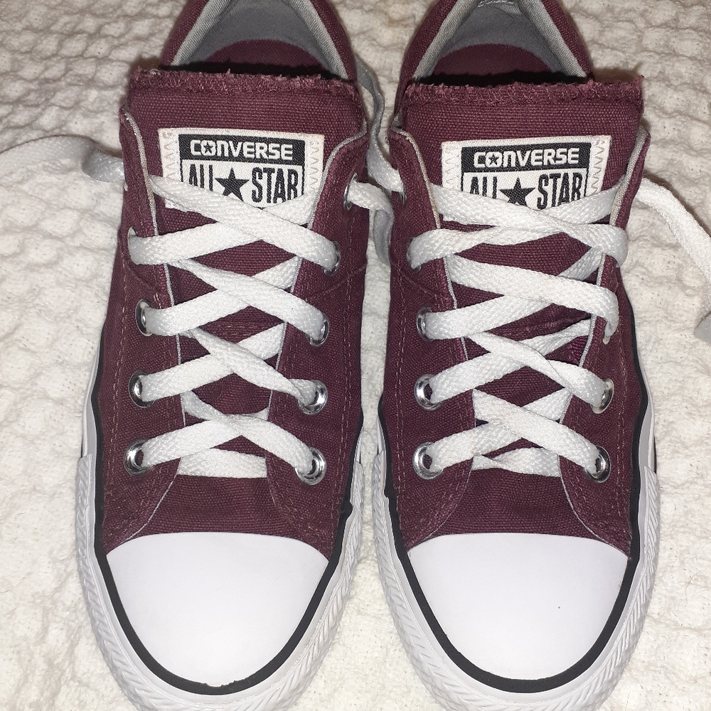 Converse All Star Low Top Sneakers in Burgundy with White Accents